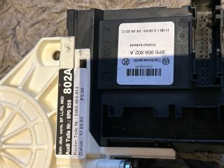 bontott AUDI A3 Jobb első Ablakemelő Motor