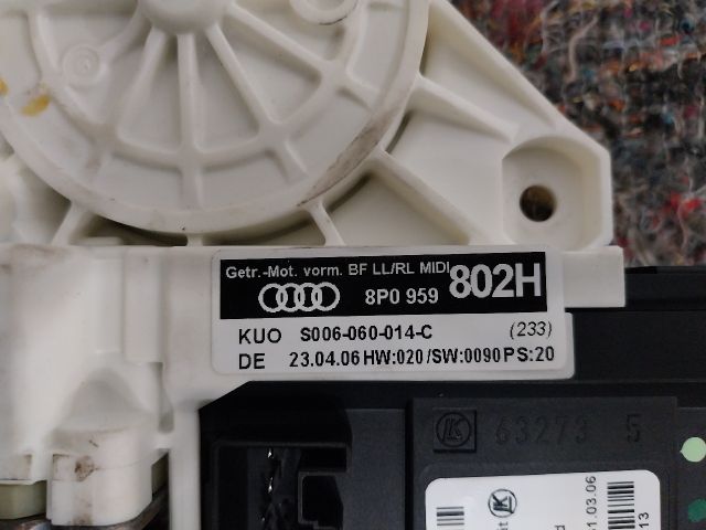 bontott AUDI A3 Jobb első Ablakemelő Motor