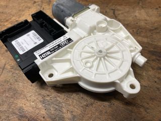 bontott AUDI A3 Jobb első Ablakemelő Motor