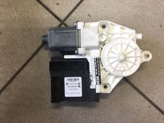 bontott AUDI A3 Jobb első Ablakemelő Motor