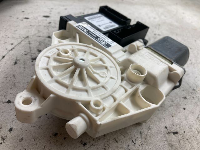 bontott AUDI A3 Jobb első Ablakemelő Motor