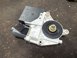 bontott AUDI A3 Jobb első Ablakemelő Motor