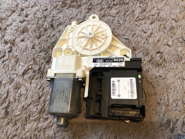 bontott AUDI A3 Jobb első Ablakemelő Motor