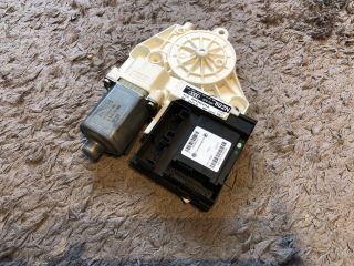 bontott AUDI A3 Jobb első Ablakemelő Motor