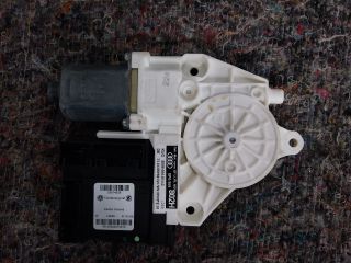 bontott AUDI A3 Jobb első Ablakemelő Motor