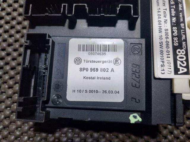 bontott AUDI A3 Jobb első Ablakemelő Motor