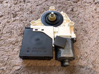 bontott AUDI A3 Jobb első Ablakemelő Motor