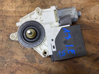 bontott AUDI A3 Jobb első Ablakemelő Motor