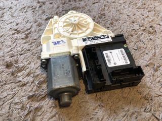 bontott AUDI A3 Jobb első Ablakemelő Motor