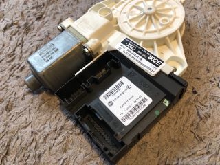 bontott AUDI A3 Jobb első Ablakemelő Motor