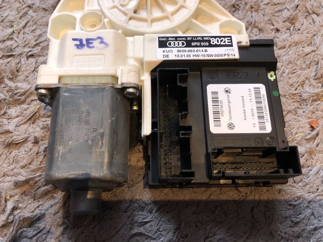 bontott AUDI A3 Jobb első Ablakemelő Motor