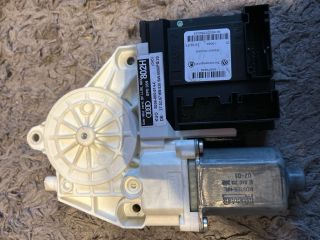 bontott AUDI A3 Jobb első Ablakemelő Motor