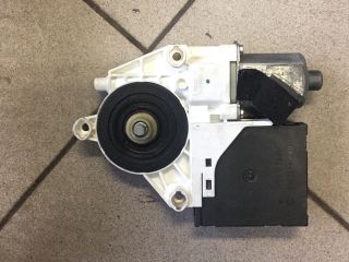 bontott AUDI A3 Jobb első Ablakemelő Motor