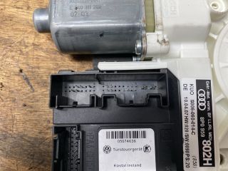 bontott AUDI A3 Jobb első Ablakemelő Motor