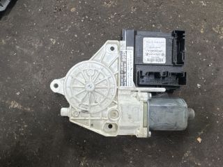 bontott AUDI A3 Jobb első Ablakemelő Motor