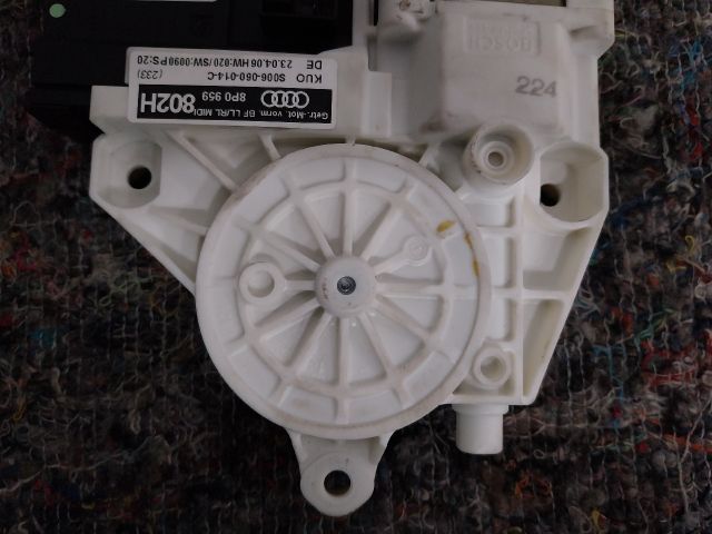 bontott AUDI A3 Jobb első Ablakemelő Motor