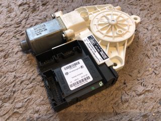 bontott AUDI A3 Jobb első Ablakemelő Motor