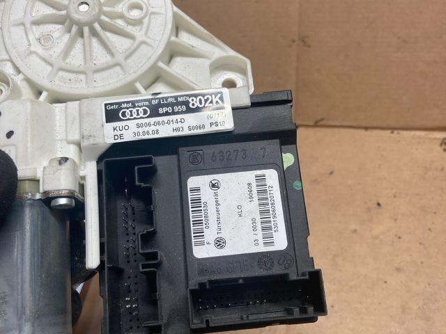 bontott AUDI A3 Jobb első Ablakemelő Motor