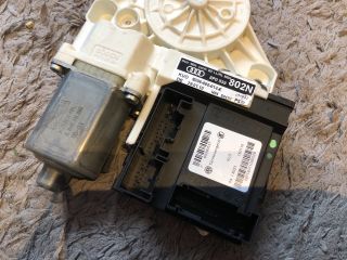 bontott AUDI A3 Jobb első Ablakemelő Motor