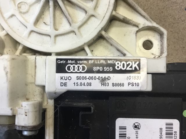 bontott AUDI A3 Jobb első Ablakemelő Motor