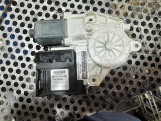 bontott AUDI A3 Jobb első Ablakemelő Motor