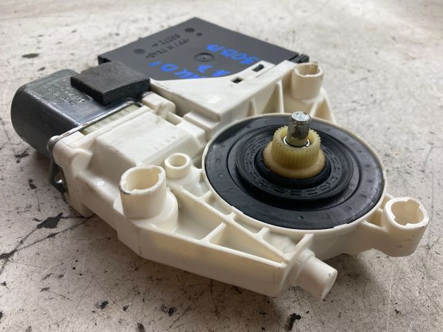 bontott AUDI A3 Jobb első Ablakemelő Motor