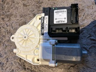 bontott AUDI A3 Jobb első Ablakemelő Motor