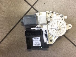 bontott AUDI A3 Jobb első Ablakemelő Motor