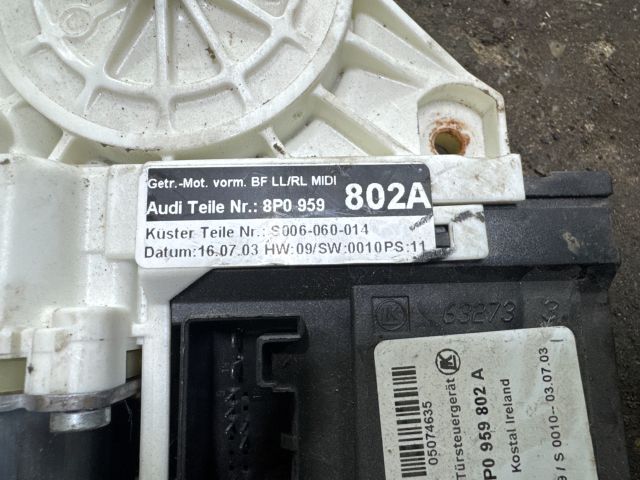 bontott AUDI A3 Jobb első Ablakemelő Motor