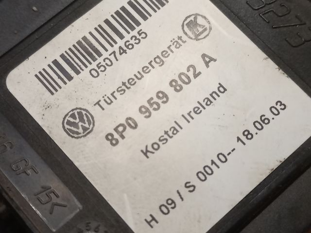 bontott AUDI A3 Jobb első Ablakemelő Motor