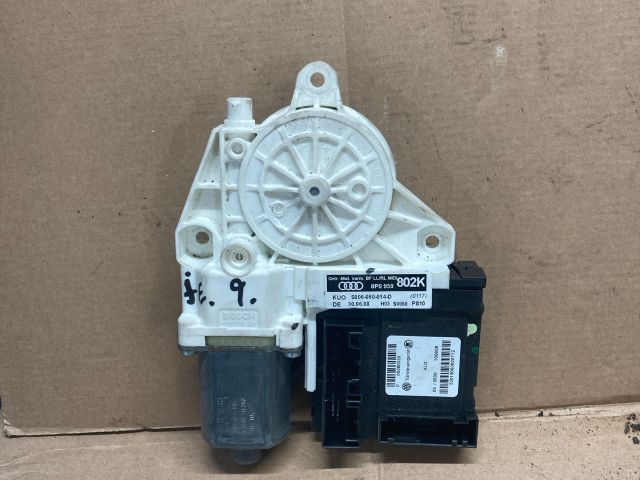 bontott AUDI A3 Jobb első Ablakemelő Motor