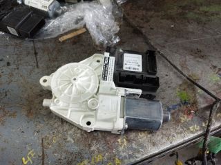 bontott AUDI A3 Jobb első Ablakemelő Motor