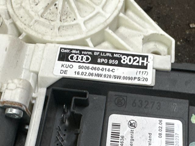 bontott AUDI A3 Jobb első Ablakemelő Motor