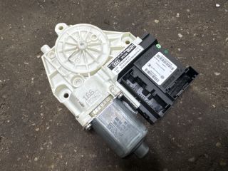 bontott AUDI A3 Jobb első Ablakemelő Motor