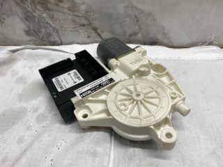 bontott AUDI A3 Jobb első Ablakemelő Motor