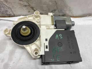 bontott AUDI A3 Jobb első Ablakemelő Motor