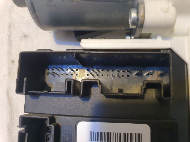 bontott AUDI A3 Jobb első Ablakemelő Motor