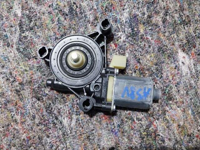 bontott AUDI A3 Jobb első Ablakemelő Motor