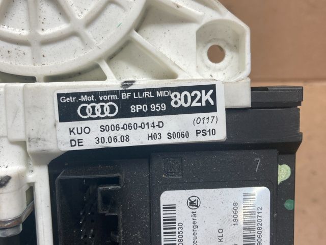 bontott AUDI A3 Jobb első Ablakemelő Motor