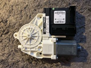bontott AUDI A3 Jobb első Ablakemelő Motor