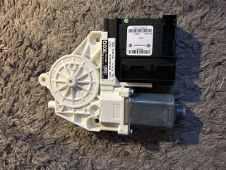 bontott AUDI A3 Jobb első Ablakemelő Motor