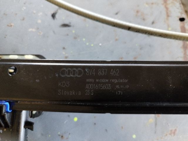 bontott AUDI A3 Jobb első Ablakemelő Szerkezet (Elektromos)