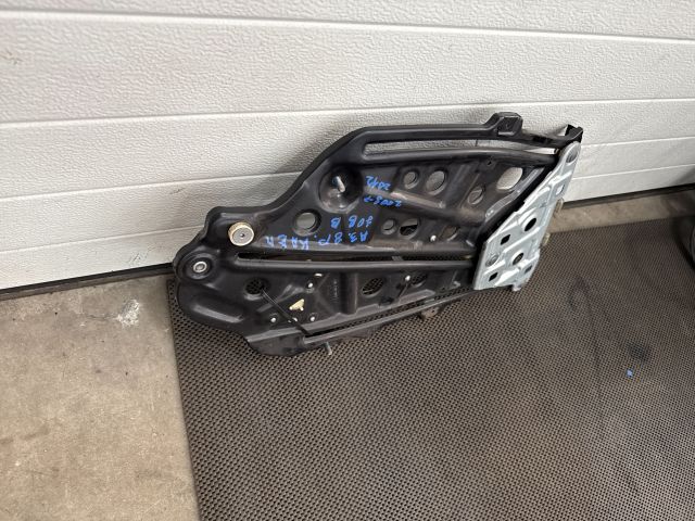 bontott AUDI A3 Jobb első Ablakemelő Szerkezet (Elektromos)