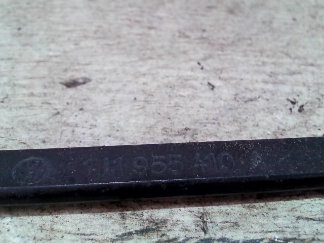 bontott AUDI A3 Jobb első Ablaktörlő Kar