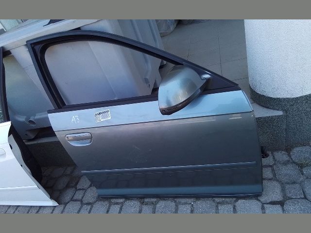bontott AUDI A3 Jobb első Ajtó (Részeivel)