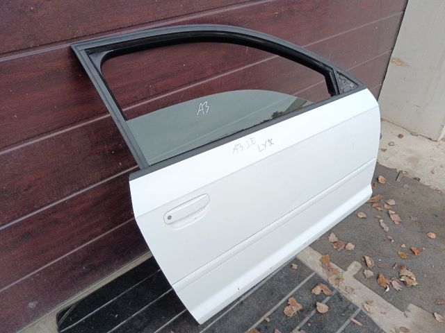 bontott AUDI A3 Jobb első Ajtó (Részeivel)