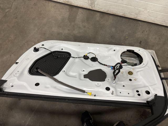 bontott AUDI A3 Jobb első Ajtó (Részeivel)