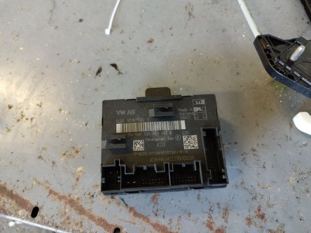 bontott AUDI A3 Jobb első Ajtó Vezérlőegység