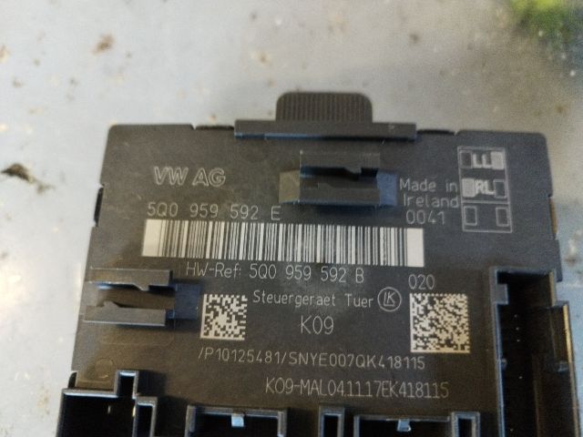 bontott AUDI A3 Jobb első Ajtó Vezérlőegység