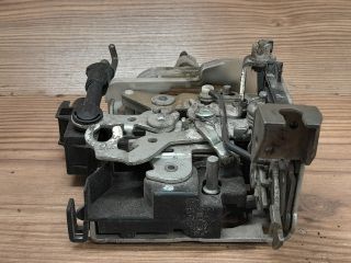 bontott AUDI A3 Jobb első Ajtózár